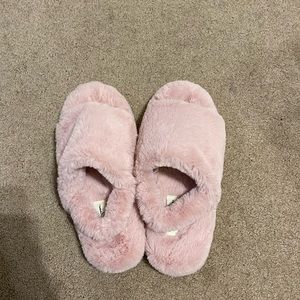 Womens Jessica Simpson Slippers. Size Large(8-9)